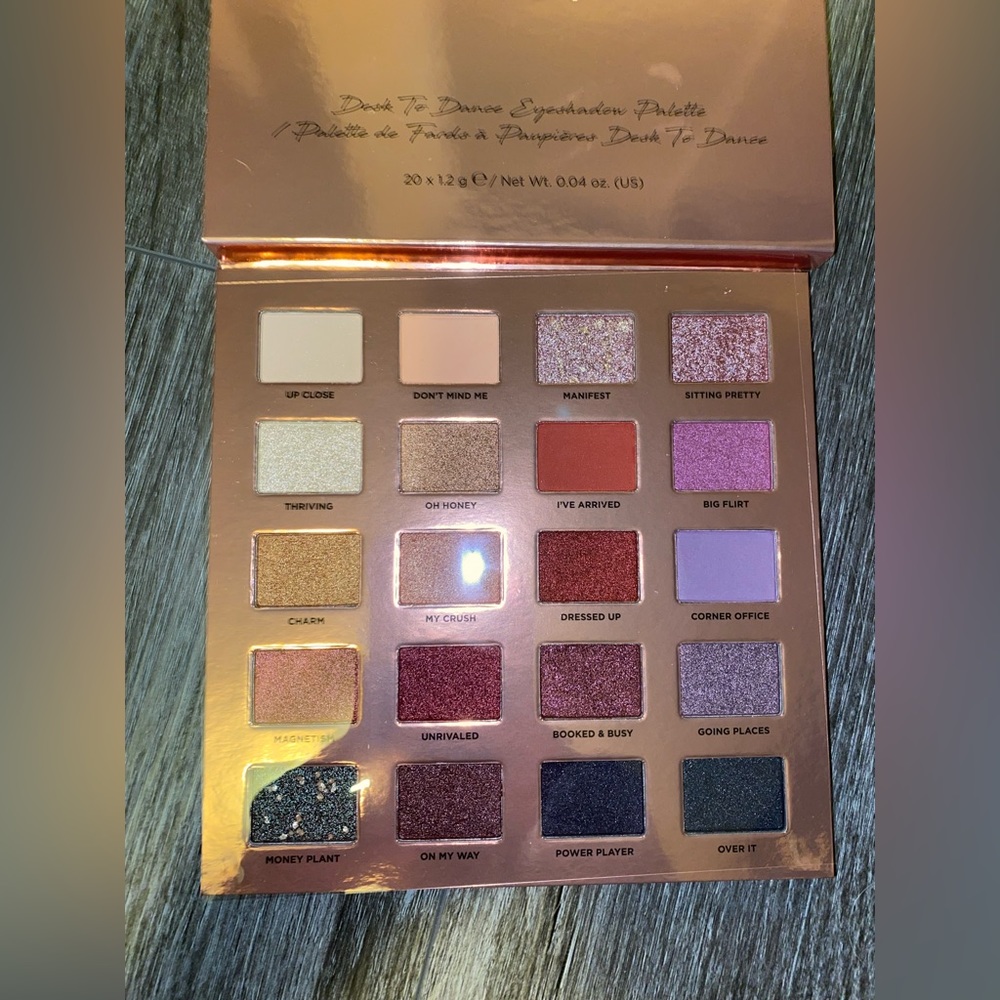 ICONIC LONDON Desk to Dance Eyeshadow Palette